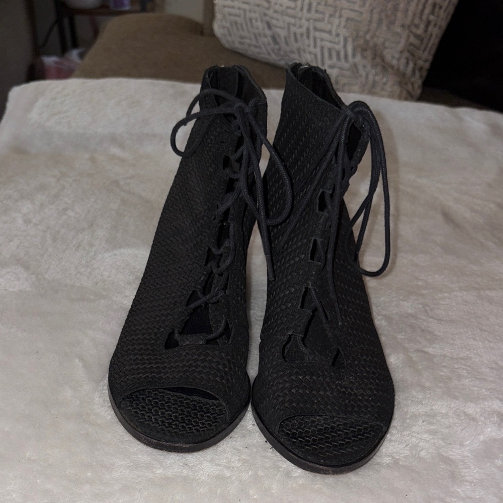Eileen Fisher Women’s Black Slew Lace-Up Booties EUC 8